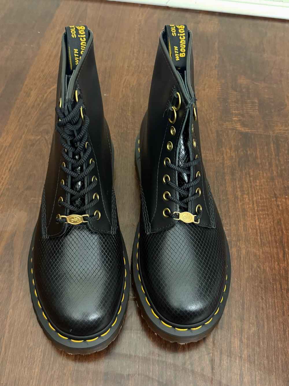NWT Dr. Martens 1460 Year of the Snake Leather Lace Up Boots Black/ Red Sz 9 - Picture 7 of 16